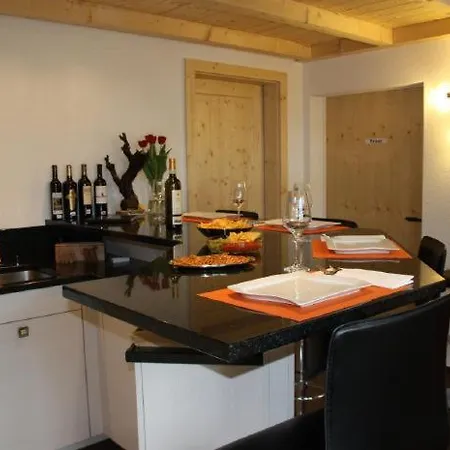 Bnb Haag Bed & Breakfast 4*